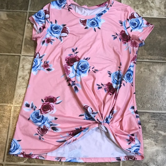 Tops - Pink with floral knotted shirt